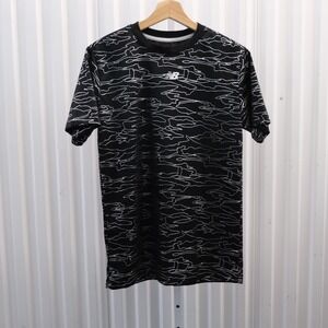 New Balance T-Shirt Kids XL 18/20 Black Silver Abstract Camo Athletic